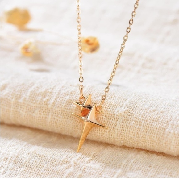 Gold 14k Gold Plated Star Pendant Chain Necklace - Picture 2 of 4